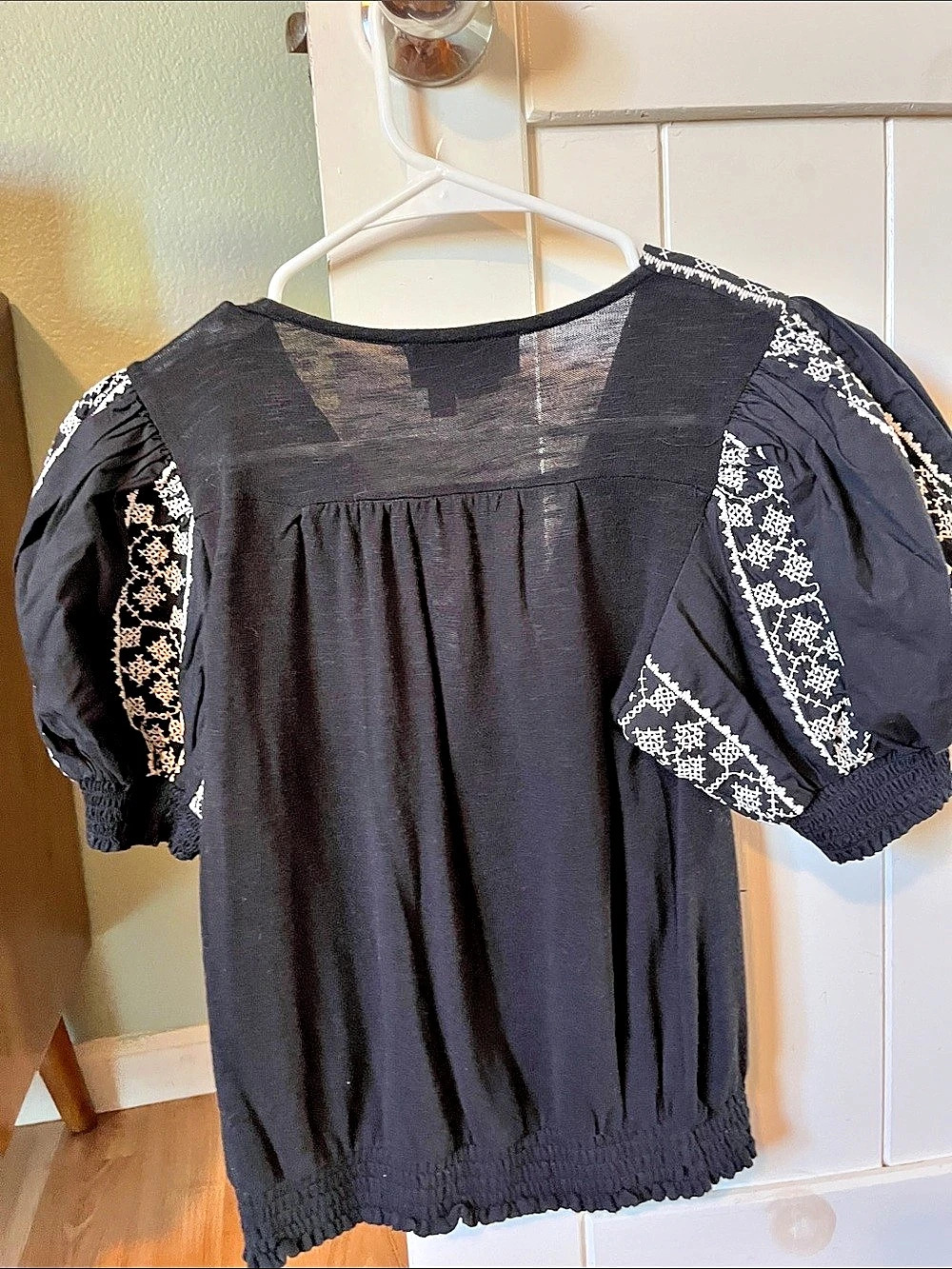 Anthropologie Embroidered Blouse in Black & White Size XXS NWT - Picture 3 of 3